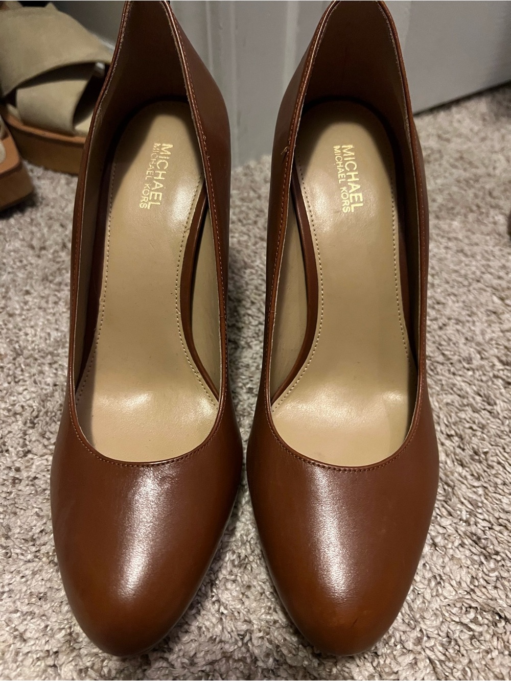 MICHAEL Michael Kors Brown Leather Pump size 8